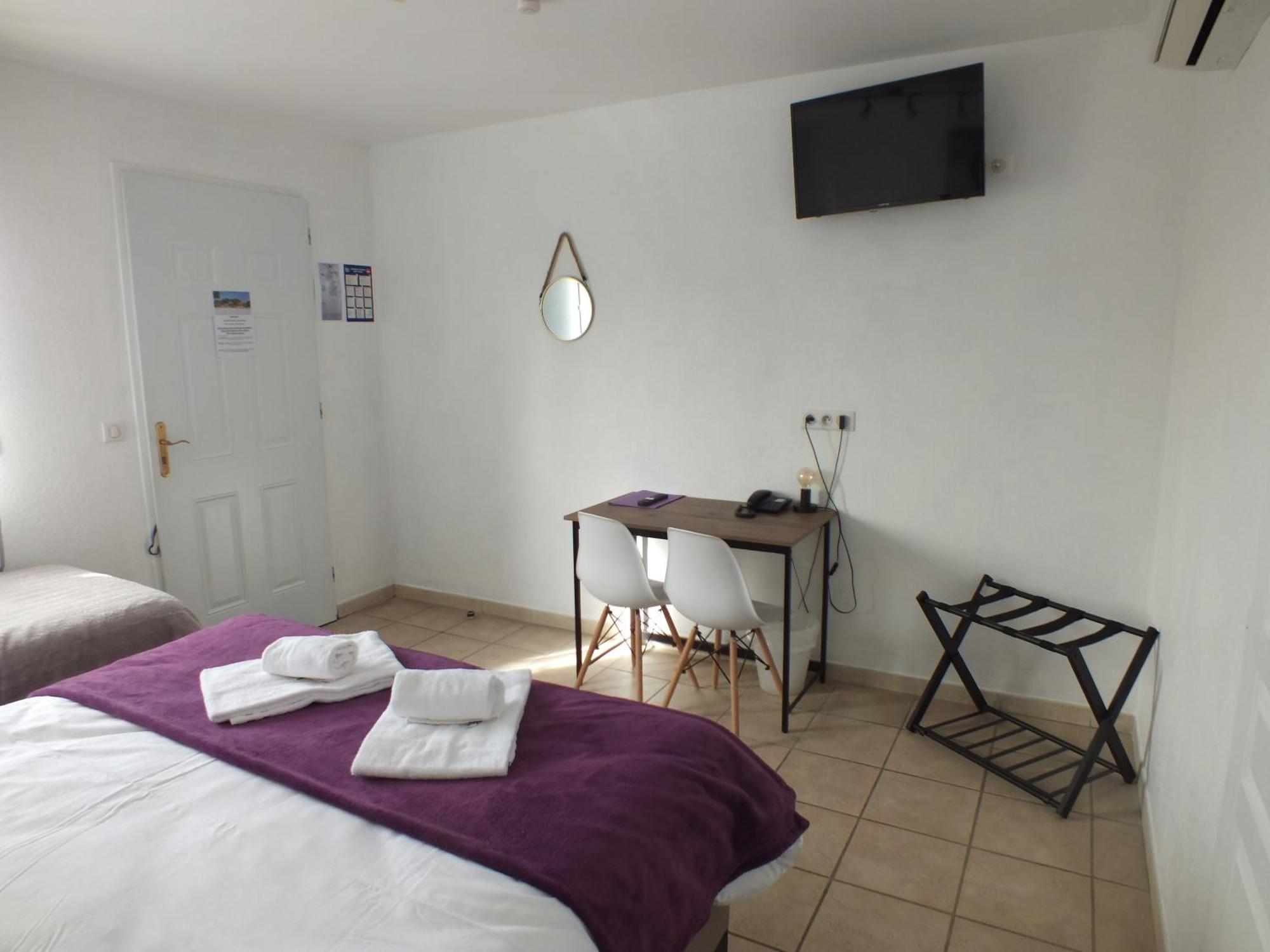 Logis Hotel Restaurant Le Clos Saint Loup Bram エクステリア 写真