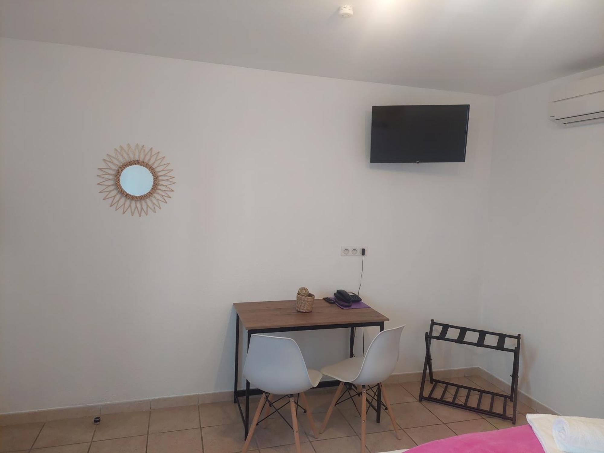 Logis Hotel Restaurant Le Clos Saint Loup Bram エクステリア 写真