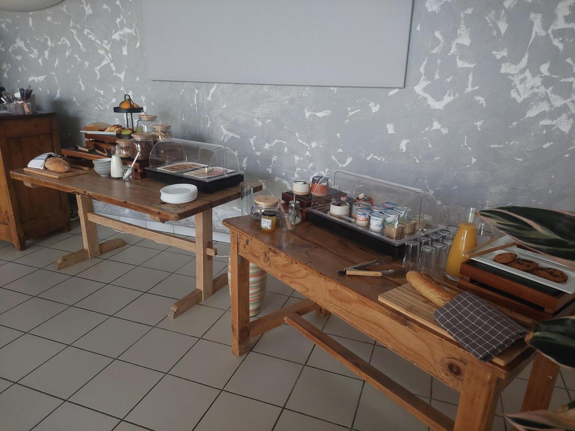 Logis Hotel Restaurant Le Clos Saint Loup Bram エクステリア 写真