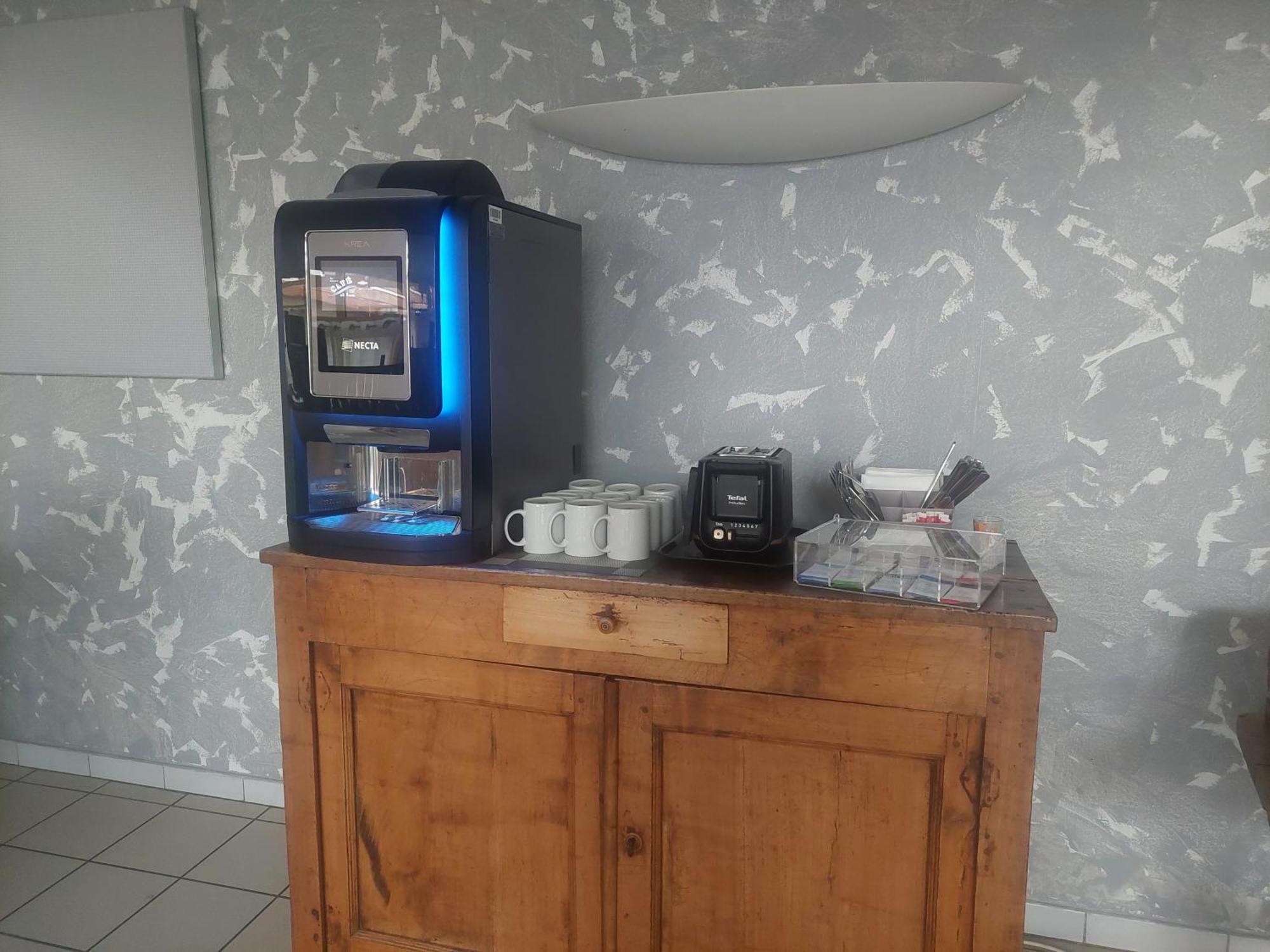 Logis Hotel Restaurant Le Clos Saint Loup Bram エクステリア 写真