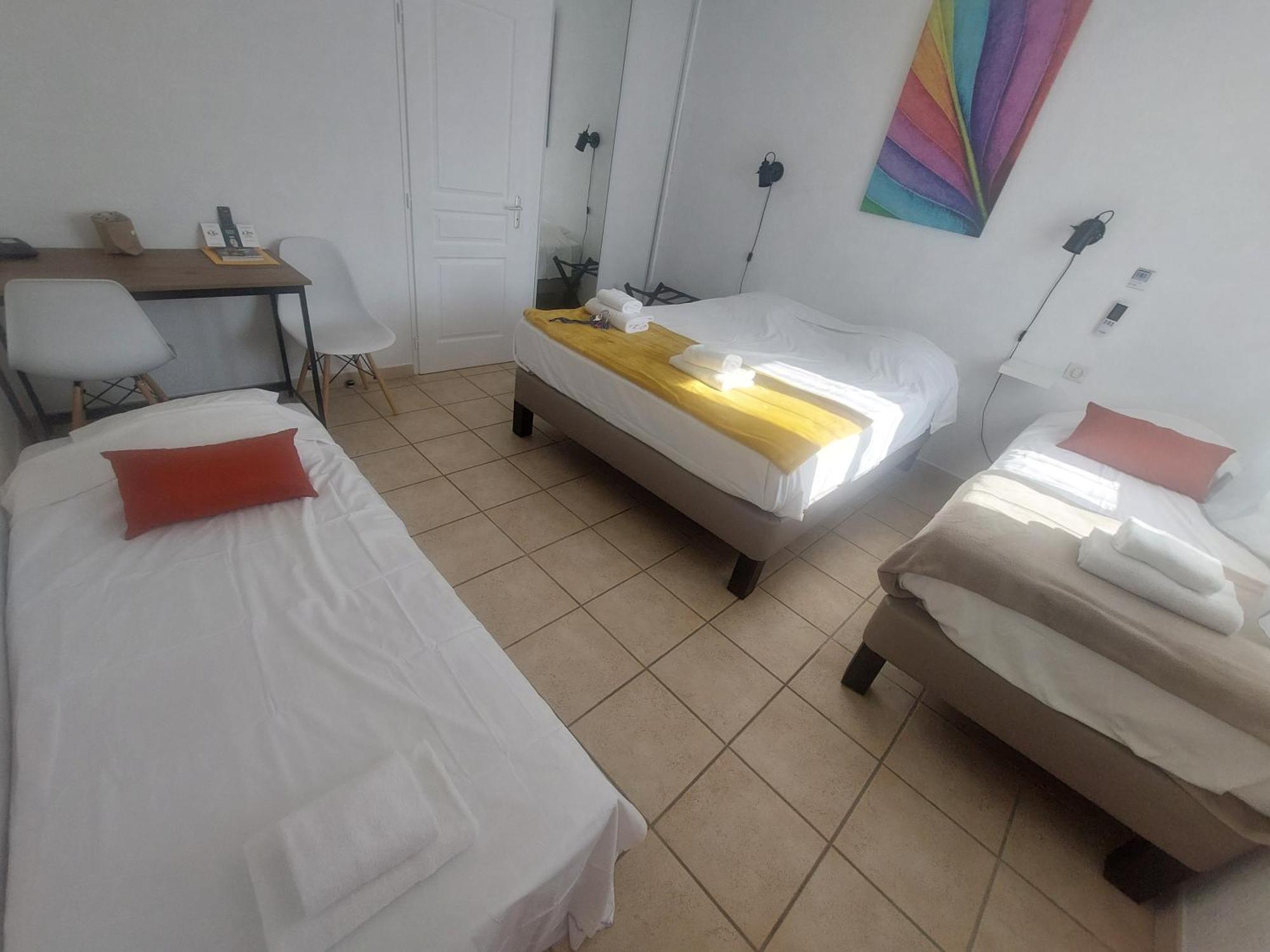 Logis Hotel Restaurant Le Clos Saint Loup Bram エクステリア 写真