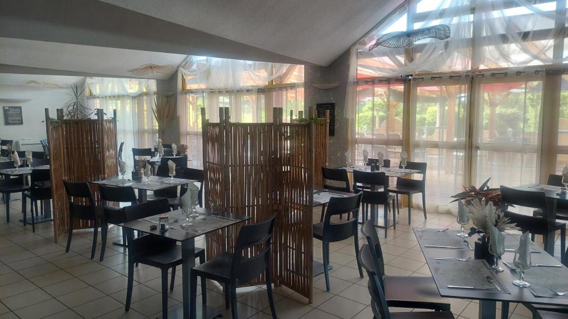 Logis Hotel Restaurant Le Clos Saint Loup Bram エクステリア 写真